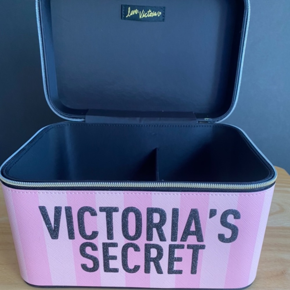 Victoria’s Secret Striped Train Case - Picture 2 of 12